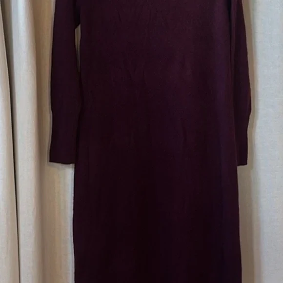 Bloomingdale's Cashmere Elegant Maxi Dress Burgundy - Picture 4 of 7